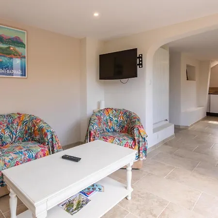Rez-villa 75m² Piscine Parking Vakantiehuis *