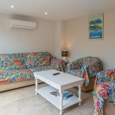 Rez-villa 75m² Piscine Parking Vakantiehuis
