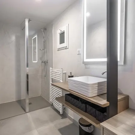 Vakantiehuis Rez-villa 75m² Piscine Parking Saint-Raphaël